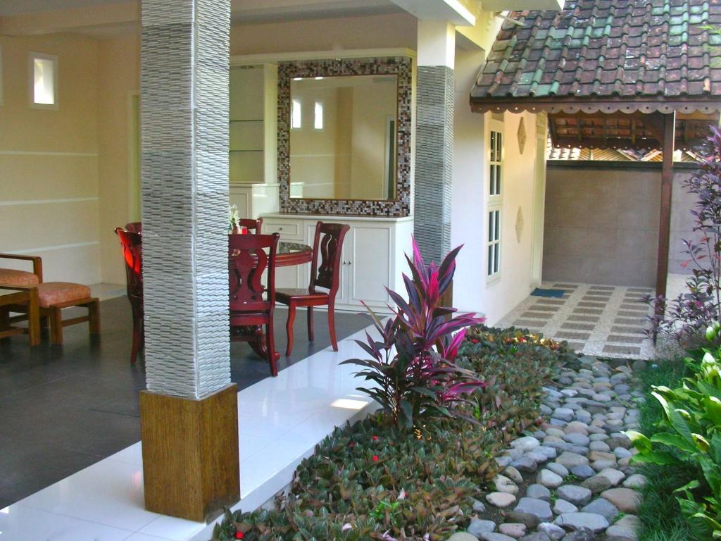 Hotel Minak Jinggo Banyuwangi  Extérieur photo