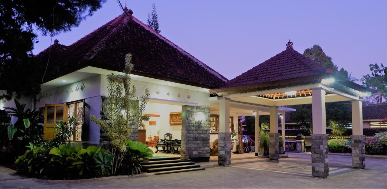 Hotel Minak Jinggo Banyuwangi  Extérieur photo