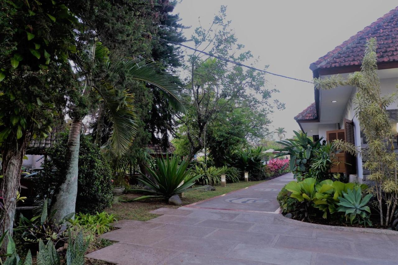 Hotel Minak Jinggo Banyuwangi  Extérieur photo
